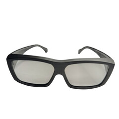 Black 3d glasses for immersive movie viewing