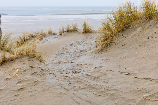 Eisregen am Strand an der Nordsee, Borkum
