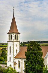 Murten, Kirche, Stadt, Altstadt, römisch-katholisch, Ringmauer, Festung, Schloss, Altstadthäuser, historische Häuser, Rundgang, Sommer, Schweiz © bill_17