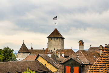 Murten, Stadt, Altstadt, Schloss, Murtensee, Ringmauer, Festung, Stadtmauer, Mont Vully, Rundgang, Sommer, Fribourg, Schweiz © bill_17