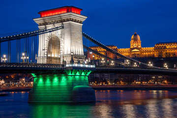Fototapeta premium chain bridge in budapest