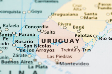 Detailed map of Uruguay with major cities and borders.