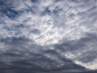 Obraz premium Dramatic cloudscape with puffy clouds