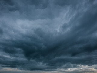 Obraz premium Dramatic thunderclouds covering the sky
