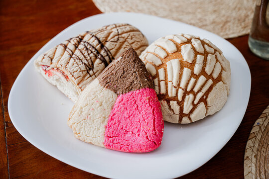 Delicious types of bread over the table in a restaurant