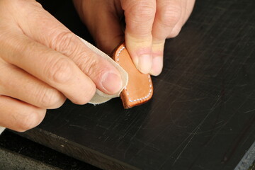 レザークラフトでキーホルダーを作り