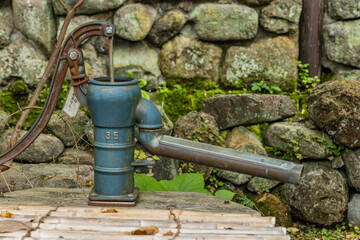 日本　島根県大田市大森にある石見銀山の大森銀山伝統的重要建造物群保存地区の民家の井戸