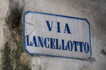 Naklejka premium Street sign Via Lancellotto in Finalborgo medieval village in liguria italy