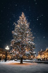 Obraz premium Winter evening scene with a large tree decorated with lights creating a warm holiday glow
