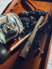 말린 향신료 스타아니스홀, 팔각향, 시나몬, 정향