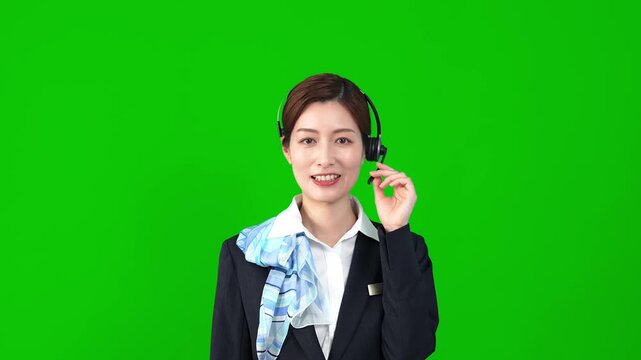 女性、オペレーター、コールセンター、テレアポ、テレフォンアポイントメント、ヘッドセット、ヘッドホン、案内、スタッフ、サポート、カスタマー、店員、受付、ホテリエ、アドバイザー、CA、キャビンアテンダント、人材、仕事、働く、ビジネス、ビジネスパーソン、ビジネスウーマン、キャリアウーマン、日本人、美人、ミドルエイジ、30代、40代、切り抜き、コピースペース、上半身、MC、司会、プレゼンテーション、セミナ