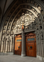Fototapeta premium Ornate Gothic Cathedral Entrance with Intricate Stone Carvings