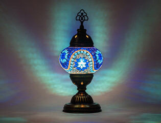 ハンドメイドの青い模様のトルコランプ