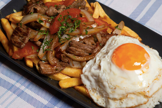 close up lomo saltado