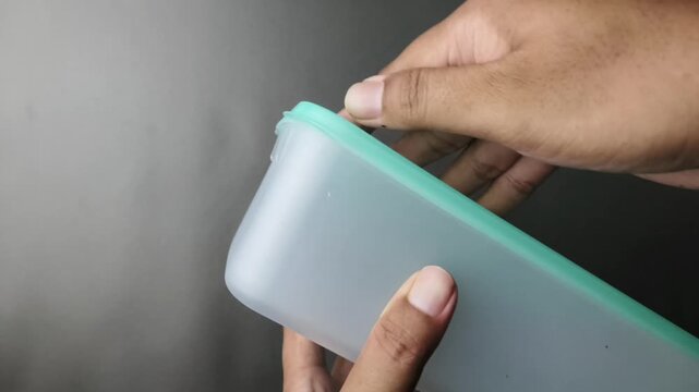 Hand Closing Plastic Food Storage Container &ndash; Airtight Lid Close Up