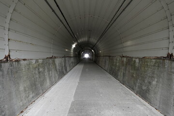 トンネル