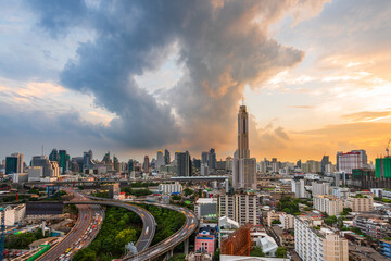 Fototapeta premium Bangkok, Thailand skyline from Ratchathewi District