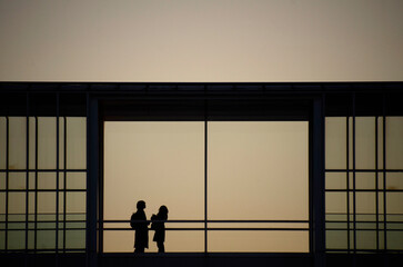 夕方のカップル