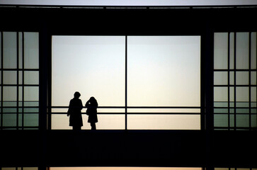 夕方のカップル