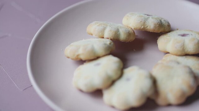  Star-Shaped Mini Strawberry Shortbread Cookies
