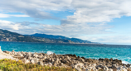 Entre rochers et M&eacute;diterran&eacute;e- Menton sud de France