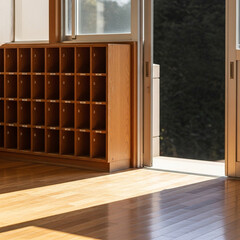 放課後の静寂に包まれたノスタルジックな下駄箱の風景