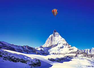 厳冬期のツェルマットリゾートの絶景