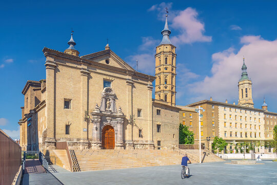 San Juan de los Panetes church and Plaza del Pilar at dusk, Zaragoza in Spain