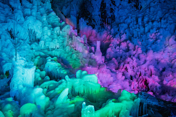 あしがくぼの氷柱のライトアップ
