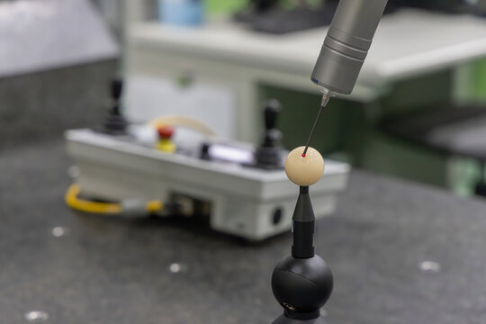 工場　測定　三次元測定機　品質管理　検査　分析