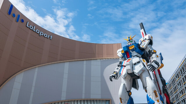 Gundam life size RX 93ff statue at Mitsui Shopping LaLaport, Fukuoka