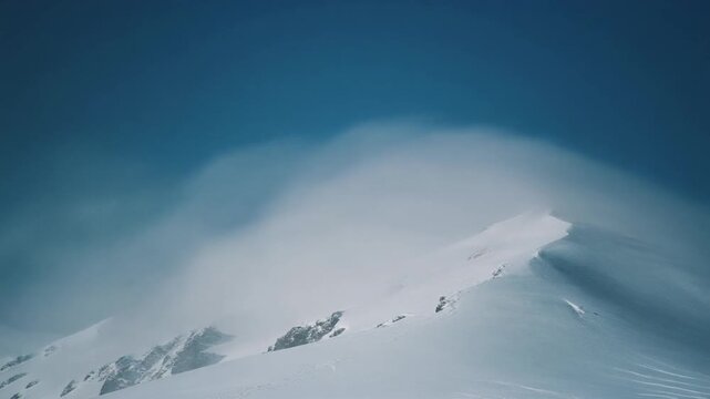 雪山稜線空広余白動画
