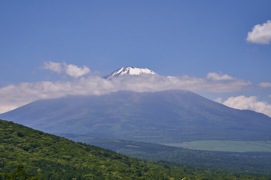 山梨県　山梨県道730号からの富士山