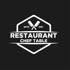 Obraz premium Vintage Chef Restaurant Logo Emblem with Crossed Knives