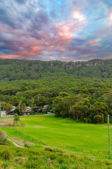 Obraz premium Sea Cliff Bridge on the southern coast of Sydney with sweeping Ocean Views and Mountain terrain. a major Bridge Road on the beautiful Australian coastline Australia