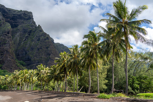 Remote beach in Hakaui Bay, Nuku Hiva, Marquesas Islands, French Polynesia