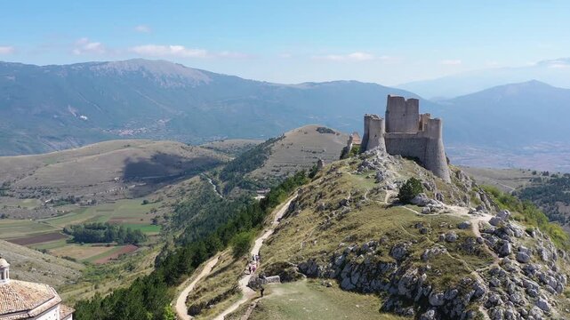 Video of Rocca Calascio and the surrounding area.