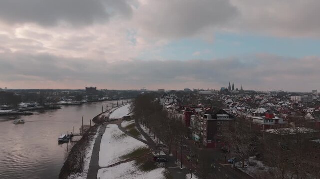 Bremen Drohne Weser und Innenstadt im Winter 2026