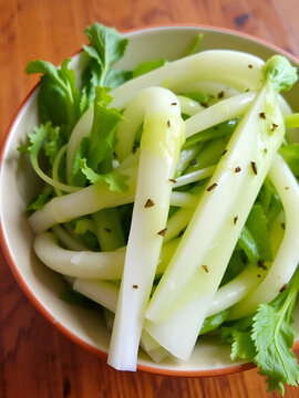 Cicoria, ripassata, peperoncino, piccante, fatte in casa, Mamma, nonna, tradizioni, cucina italiana, italia, italiana, alimento, verde, ortaggio, insalata, salutare, freschi, bianco, vegetariana, prez