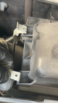 CIERRE DE FILTRO DE AIRE DE MOTOR, SERVICE AUTO