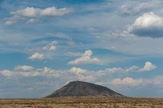 USA, Idaho, Atomic City.  A butte in the arid landscape