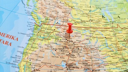 Obraz premium View of Helena, is the capital city of the U.S. state of Montana and the county seat of Lewis and Clark County, on a geographical map of America, marked with red push pin