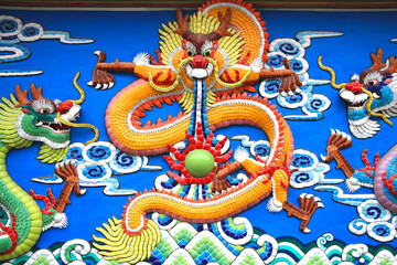 Fototapeta premium Dragon Symbol Outside a Temple in Shantou, China