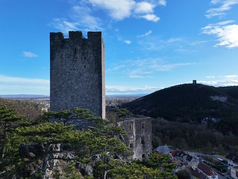 Bergfried der Burgruine Rauenstein, Baden bei Wien 