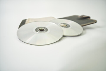 Cases and cases for storing CDs, DVDs, and Blu-rays