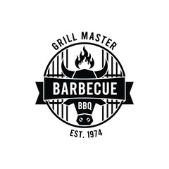 Obraz premium Vector illustration icon grill master barbecue logo design with bull head and flames