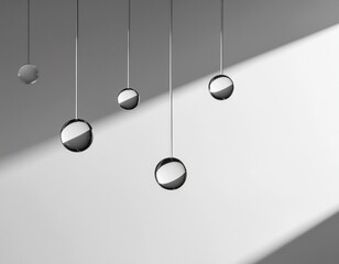 美しいクリスタルガラスのオーナメント、シンプルなインテリア / Beautiful Crystal Glass Ornament in Simple Interior
