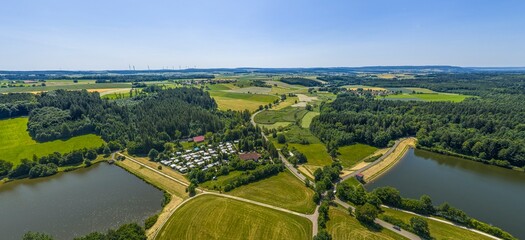 Das Erholungsgebiet Haselbach nahe Ellwangen in Ostwürttemberg aus der Vogelperspektive © ARochau