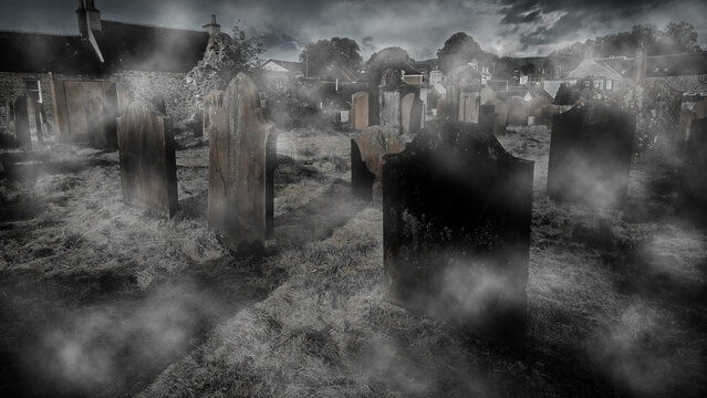 Ein unheimlicher Friedhof mit Grabsteinen bei Dunkelheit und Nebel