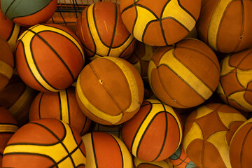 Koszykówka, piłki do koszykówki © Follow the Sun